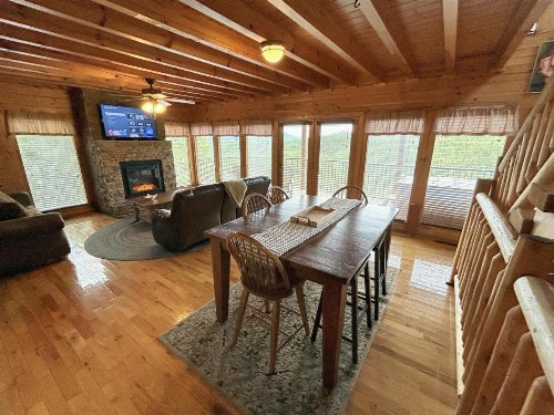 Wild Mountain Honey 3 Bedroom/3 Bath Home with Home Theater - image 17