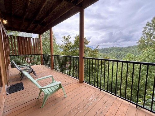Wild Mountain Honey 3 Bedroom/3 Bath Home with Home Theater - image 3