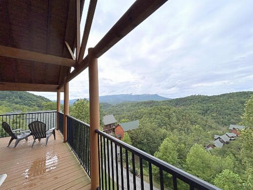 Wild Mountain Honey 3 Bedroom/3 Bath Home with Home Theater - image 4