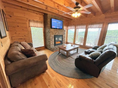 Wild Mountain Honey 3 Bedroom/3 Bath Home with Home Theater - image 7