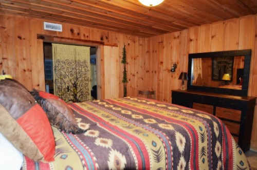 Huckleberry Inn 4 bedroom - image 10