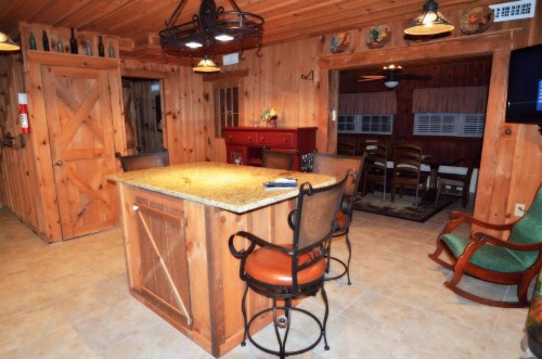 Huckleberry Inn 4 bedroom - image 11