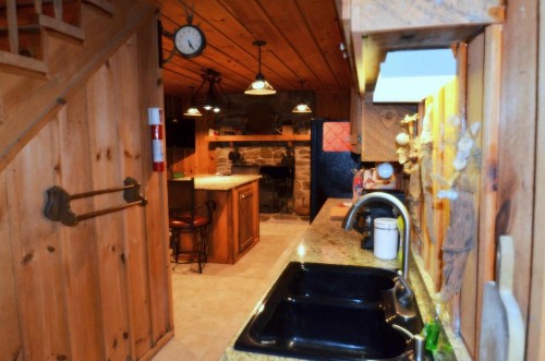 Huckleberry Inn 4 bedroom - image 9