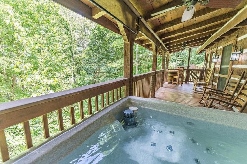 A Slice of Heaven Cabin - image 12
