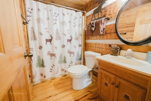 A Slice of Heaven Cabin - image 18