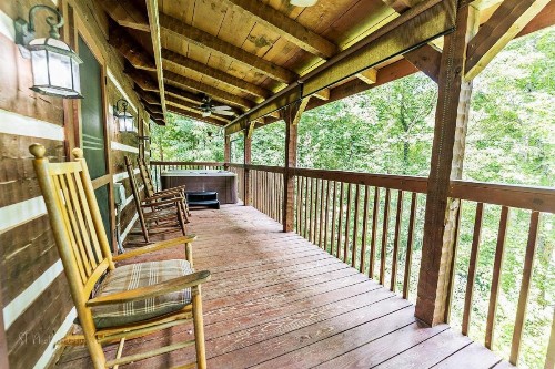 A Slice of Heaven Cabin - image 23