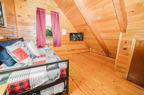 A Slice of Heaven Cabin - image 24