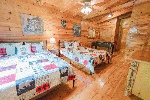 A Slice of Heaven Cabin - image 26