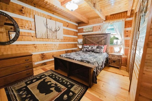 A Slice of Heaven Cabin - image 28