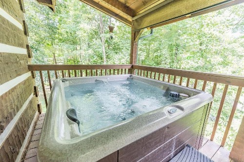 A Slice of Heaven Cabin - image 32