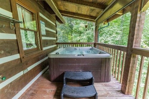 A Slice of Heaven Cabin - image 38
