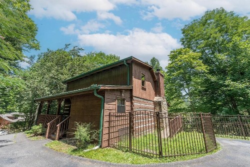 A Slice of Heaven Cabin - image 49