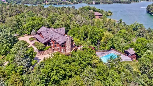 Douglas Lake Lodge in the Smoky Mountains