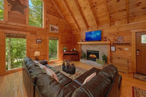 Hickory Lodge - image 12