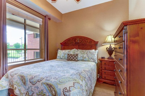 River Crossing Condos - image 10