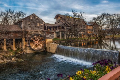 River Crossing Condos - image 4