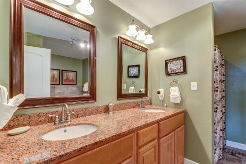 River Crossing Condos - image 9