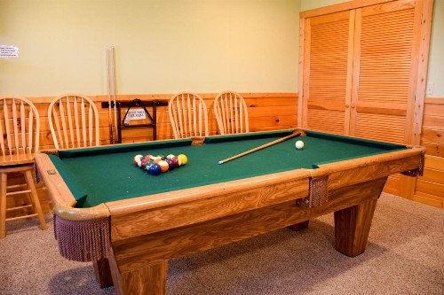 Cozy Quarters Sevierville Cabin - image 4