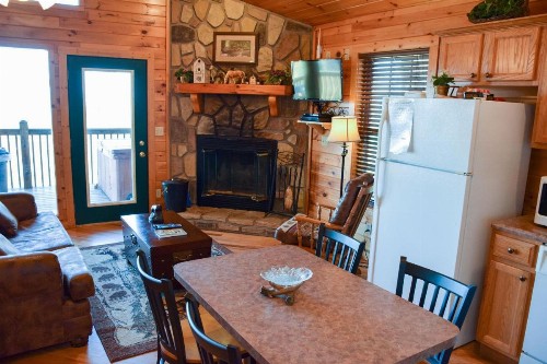 Cozy Quarters Sevierville Cabin - image 6
