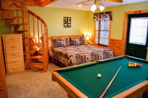 Cozy Quarters Sevierville Cabin - image 8