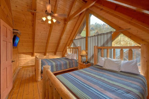 Pool And Theater Lodge - image 12