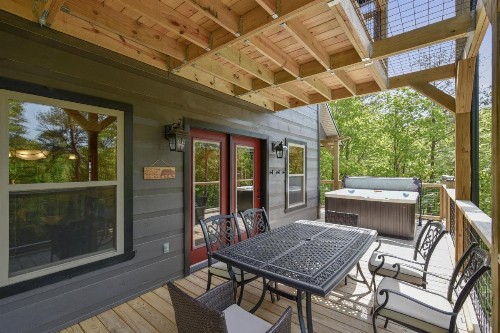 All Decked Out Cabin - image 45