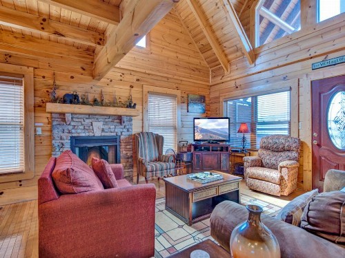 Misty Mountain Hideaway 3 Bedrooms Sleeps 10 Pool Access WiFi