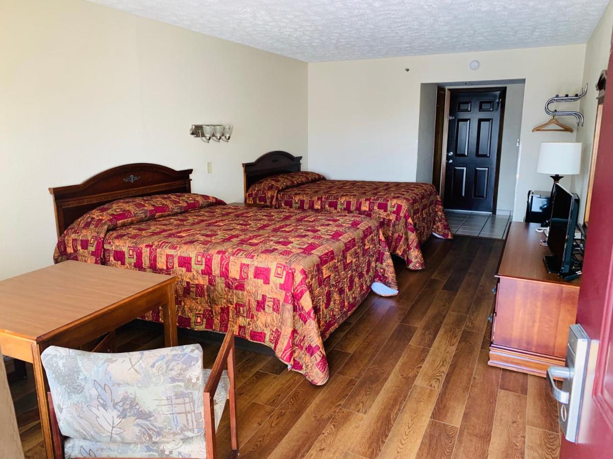 Landmark Inn - image 2