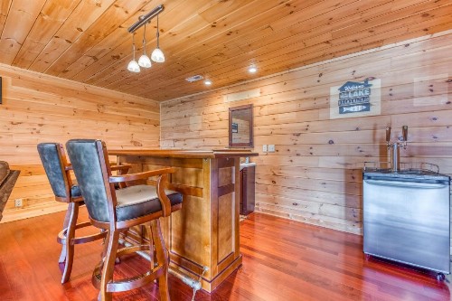 Majestic Lakefront Lodge - image 10