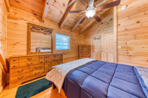 Majestic Lakefront Lodge - image 11