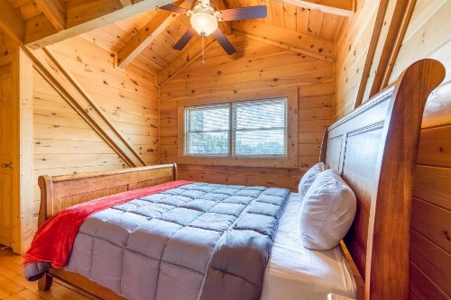 Majestic Lakefront Lodge - image 12
