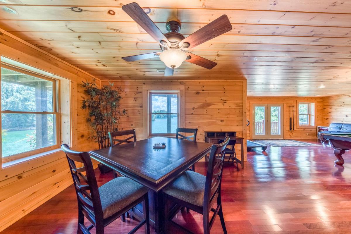 Majestic Lakefront Lodge - image 6