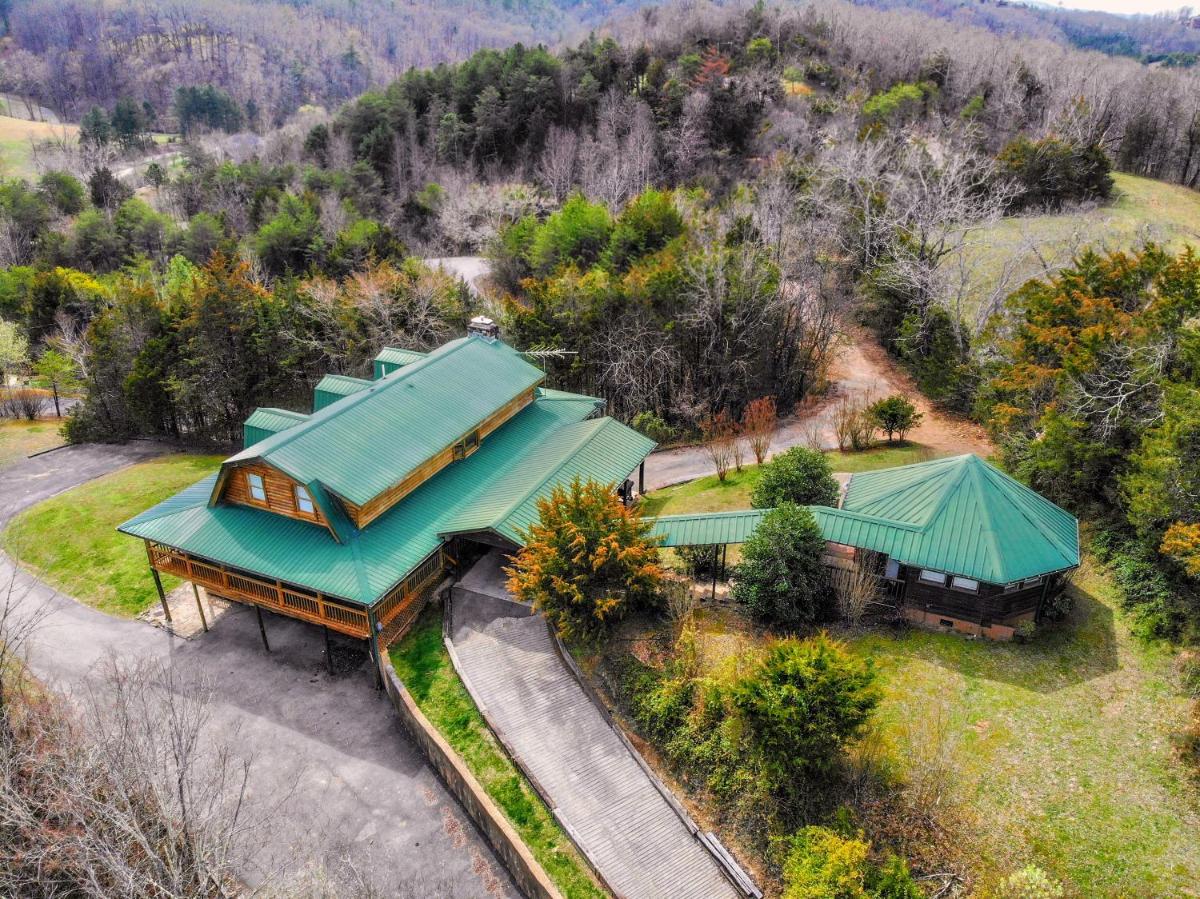 Smoky Bear Lodge with Guest House - main image