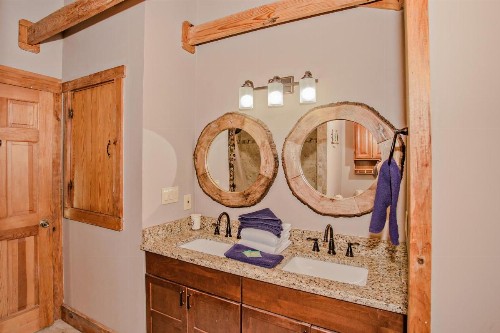 Smoky Bear Lodge with Guest House - image 19