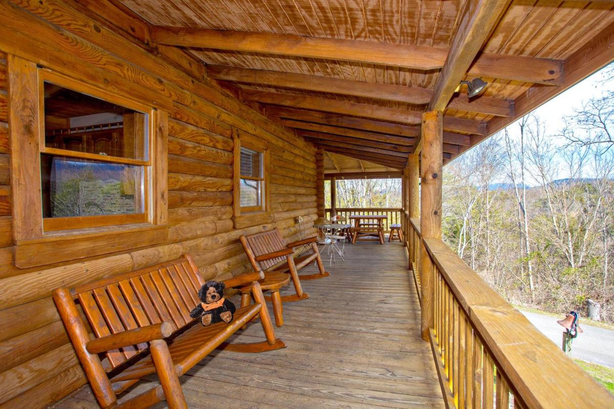 Smoky Bear Lodge with Guest House - image 3