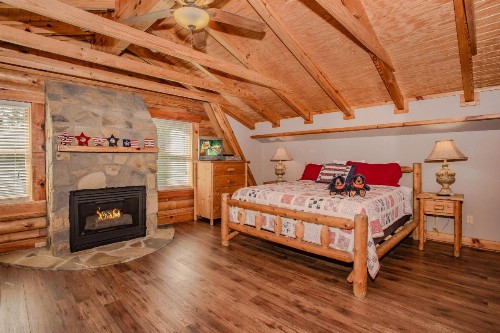 Smoky Bear Lodge with Guest House - image 37