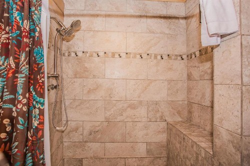 Smoky Bear Lodge with Guest House - image 43