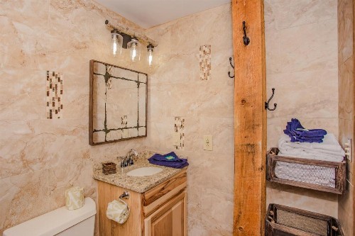 Smoky Bear Lodge with Guest House - image 47