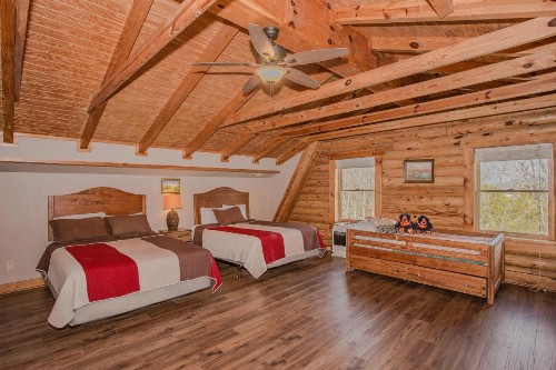 Smoky Bear Lodge with Guest House - image 7