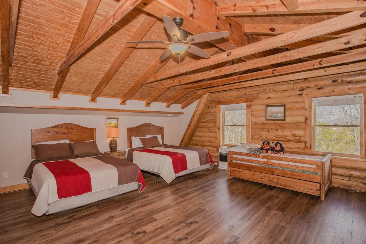 Smoky Bear Lodge with Guest House - image 7