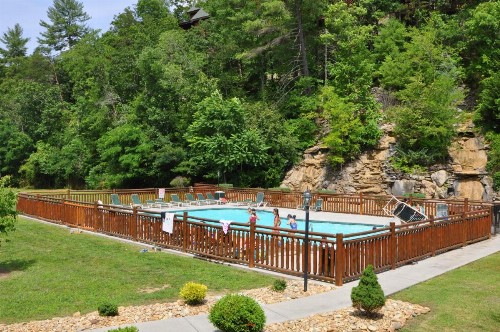 Bear Creek Falls Retreat - image 11