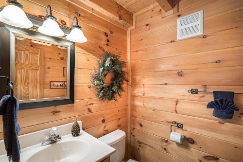 Bear Creek Falls Retreat - image 16