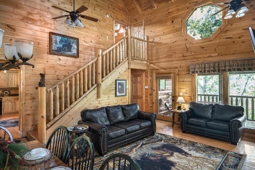 Bear Creek Falls Retreat - image 21
