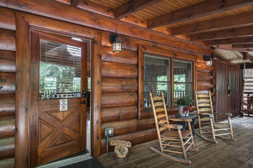Bear Creek Falls Retreat - image 22