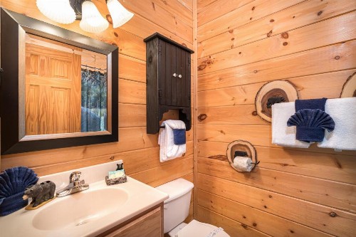 Bear Creek Falls Retreat - image 7