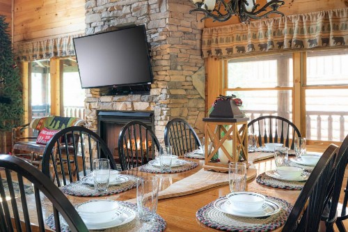 Bear Creek Falls Retreat - image 9