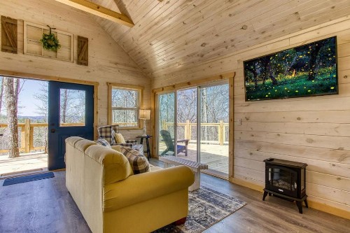 Chasing Fireflies Treehouse - image 10