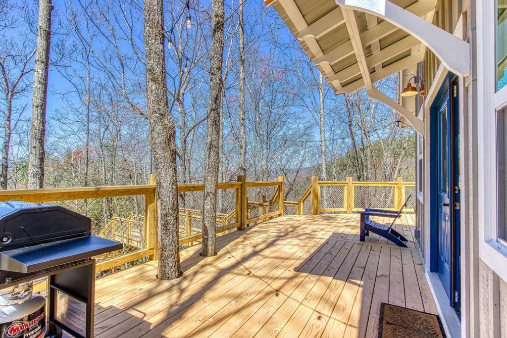 Chasing Fireflies Treehouse - image 7