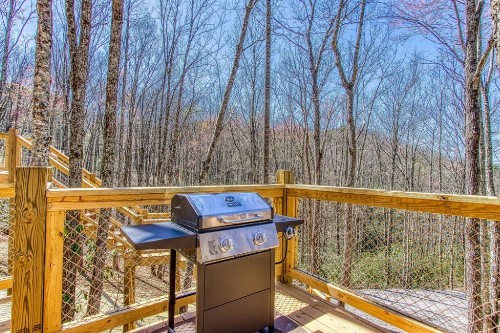 Chasing Fireflies Treehouse - image 8