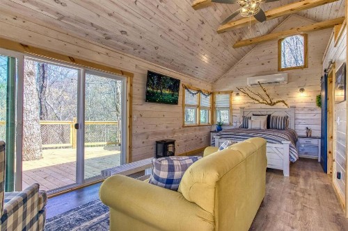 Chasing Fireflies Treehouse - image 9